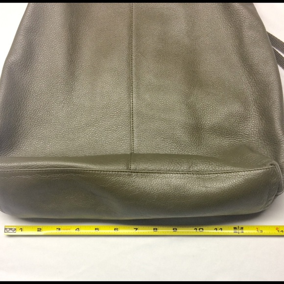 GAP Leather Tote - Picture 3 of 7